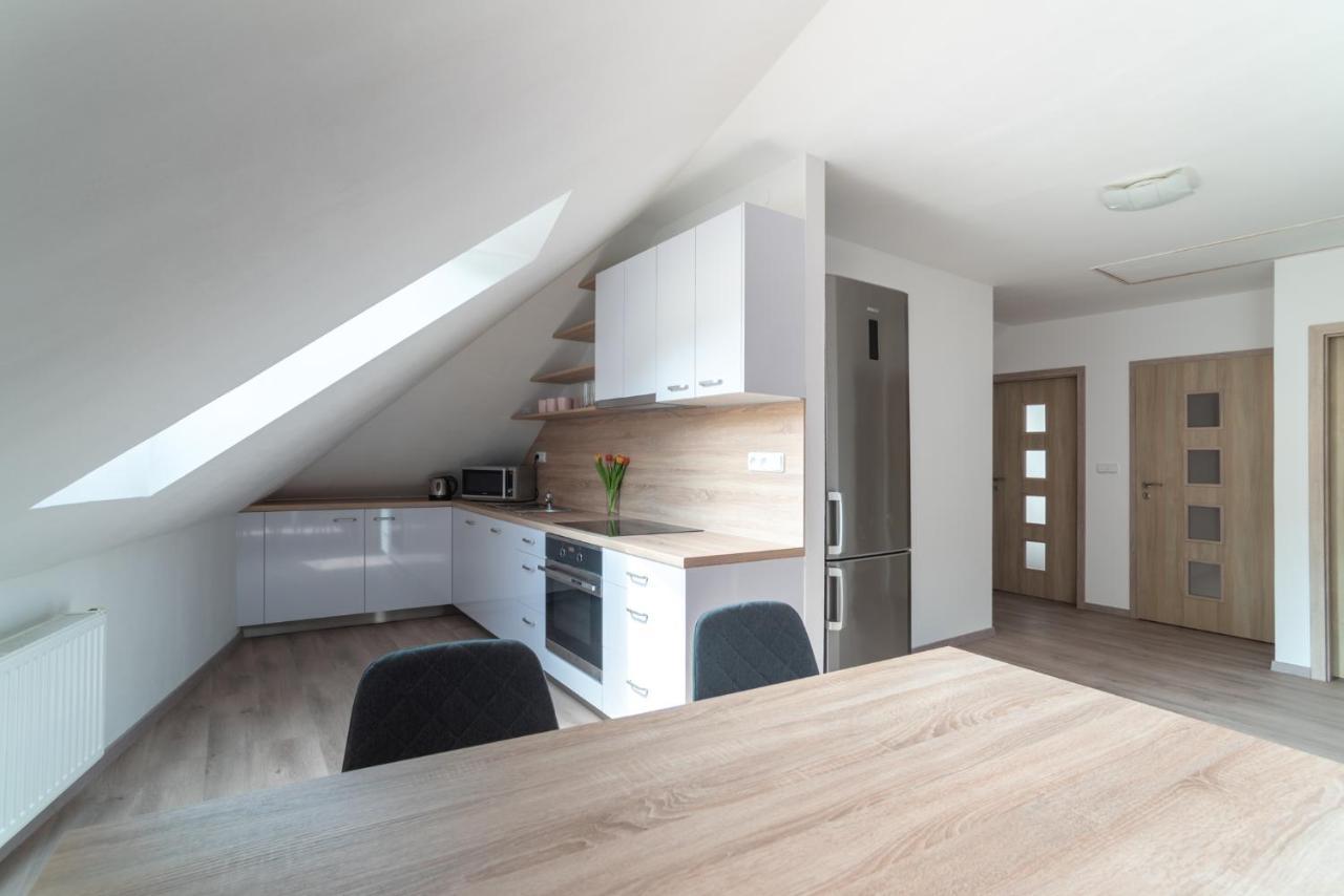 Saeli Apartments Микулов Екстериор снимка