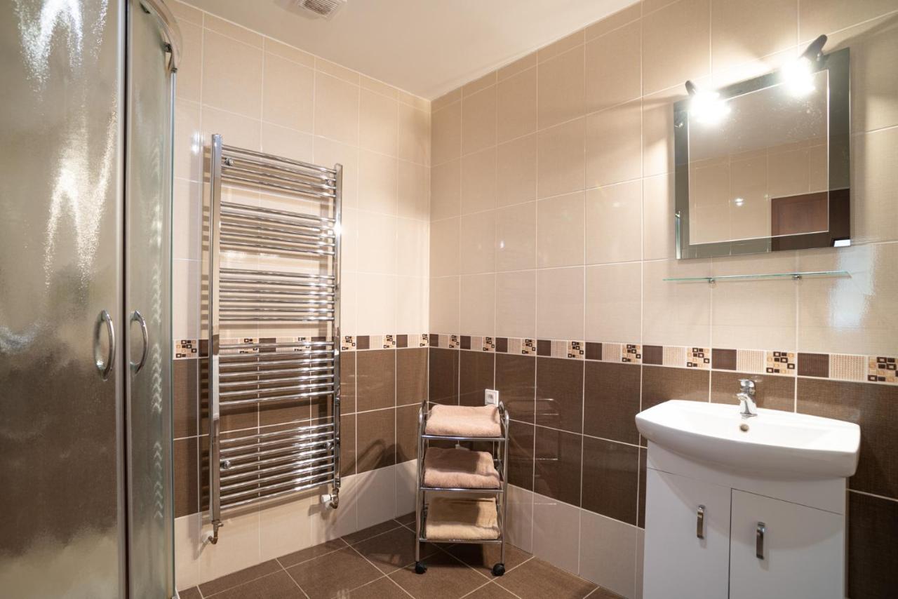 Saeli Apartments Микулов Екстериор снимка
